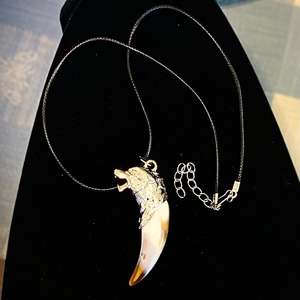 Woolf necklace